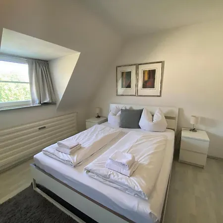 Appartement 3-zimmer-wohnung Mit Terrasse Und 2 Schlafzimmern Neurenberg