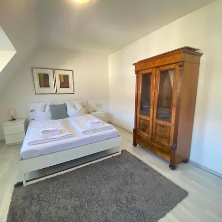 3-zimmer-wohnung Mit Terrasse Und 2 Schlafzimmern * Norimberk