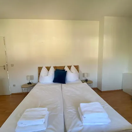 Apartmán 3-zimmer-wohnung Mit Terrasse Und 2 Schlafzimmern *